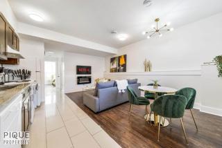 Desert Oasis Suite - KING Bed - Fireplace - WiFi - 6