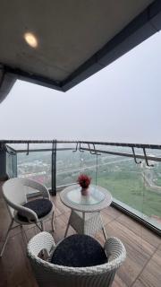 Meraki Sky - Premium Studio with Skyline View - 8