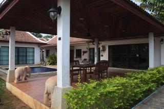 Private Pool Villa - 3BR Multi-Family in Mae Phim - Sleeps 8 - 8