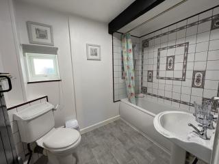 Eyrie Cottage, barn conversion, Pool & Hot tub access - 1