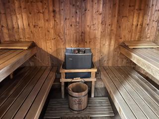 Eyrie Cottage, barn conversion, Pool & Hot tub access - 2