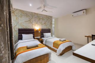 The Orange Hotel - 3