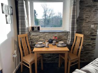Eyrie Cottage, barn conversion, Pool & Hot tub access - 5