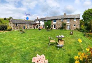 Eyrie Cottage, barn conversion, Pool & Hot tub access - 6