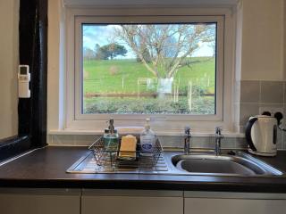 Eyrie Cottage, barn conversion, Pool & Hot tub access - 7