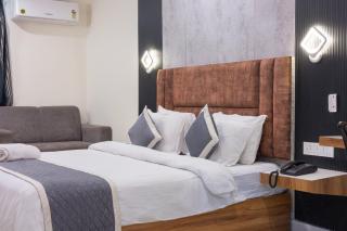 The Orange Hotel - 9