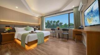 WE Hotel Chongqing - 0