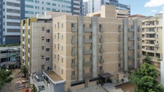 Hotel Eminent Suites - 8
