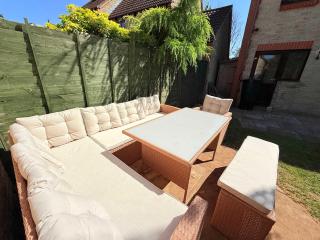 Tranquil 3-Bed Home with Parking & Garden - 7