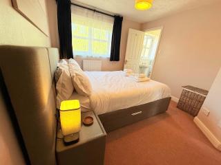 Tranquil 3-Bed Home with Parking & Garden - 1