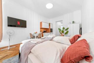Modern studio, 14 minutes to the center, 2 people - 4