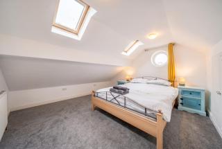 16th-Century Cottage with Separate Studio and Garden, Sleeps 12 -  - 3