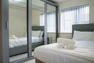 3 bedroom House Sleeps 6 with Parking and Garden - 2