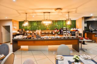 Holiday Inn Express Sandton-Woodmead by IHG - 1