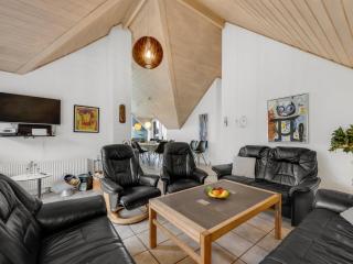 Holiday Home Eweline - 700m from the sea by Interhome - 4