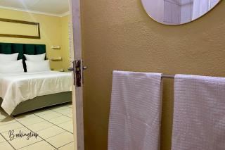 Budget Stays at Olivia Pines Guesthouse - 8