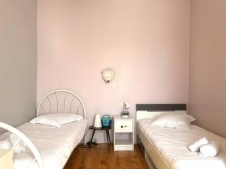 Charming Family Home with Garden! - 7