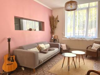 Charming Family Home with Garden! - 4