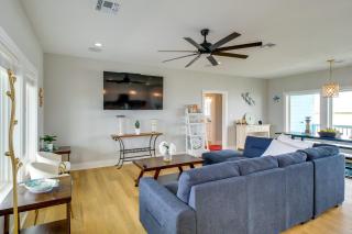 Waterfront Home w/ Deck & Views on Copano Bay! - 5