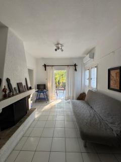 Serene appartment at St. Ioannis - 3