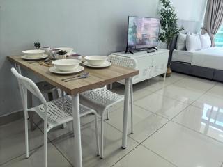 Lake View - Mount Austin IKEA Great 10 mins - C108 - 4