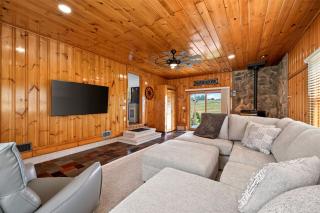 Charming Farmhouse Retreat - 6