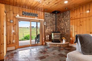Charming Farmhouse Retreat - 4