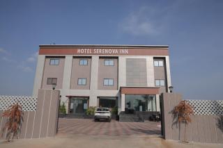 Hotel Serenova Inn - 3