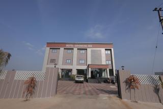 Hotel Serenova Inn - 1