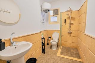 OO1 Room 7 - 1