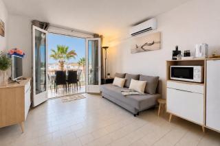 2 bedrooms, 15 min walk to beach, AC, pool & fiber internet in a quiet, private gated domain 5kms to St Tropez - 6