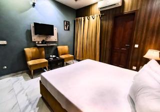 Hotel Royal Comfort - 1