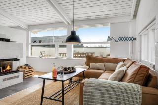 Nyrenoveret, Lækkert Feriehus I Vejlby Klit Sj197 - 7