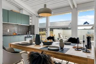 Nyrenoveret, Lækkert Feriehus I Vejlby Klit Sj197 - 2