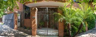 Modern 2BR Apt Pool BBQ & Free Parking - 1