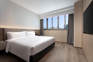 Holiday Inn Shanghai Jing'an - 9