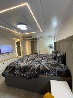 Golden Tulip - 1