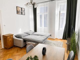 Quiet apartment near Wenceslas Square with AC - 5