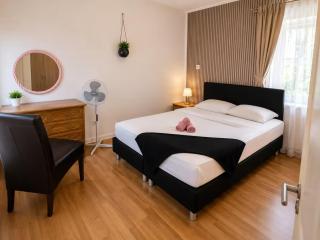 House for 16 guests Free Tomorrowland Shuttle - 1