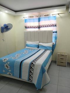 Beautiful 3 bedroom apartment with pool on Av - 7