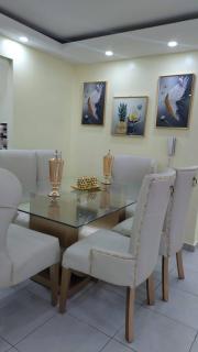 Beautiful 3 bedroom apartment with pool on Av - 1