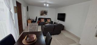 Joy's Holiday House - 7