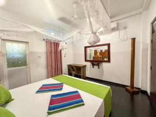 Damith Tourist Inn - 1