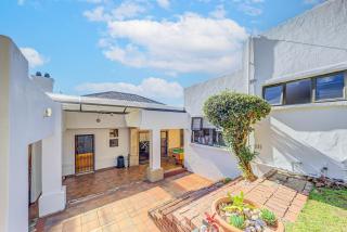 Peaceful Family Home in Johannesburg - 3