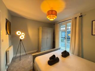 Stylish 1 Bed Apartment nestled at the foot of Malvern Hills - 9
