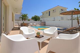Villa Aurora - 100m from Pernera Beach - 7