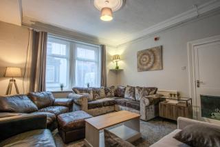 Short Stays and Long Stays Home in Blackpool for Large Groups - 8