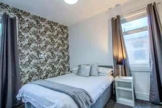Short Stays and Long Stays Home in Blackpool for Large Groups - 9