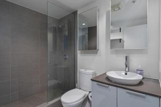 The W, Modernized 2 bedroom Downtown Highrise - Vancouver - 1