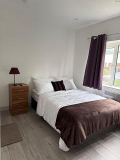Cozy Studio Flat - walk to all Amenities - 7